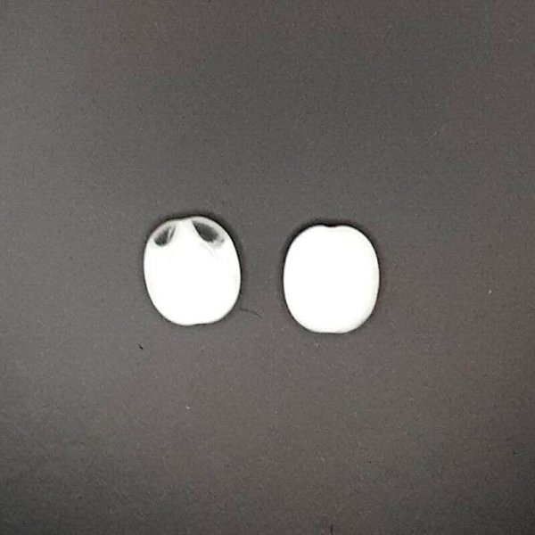 画像2: ウランビーズ1014　ボヘミアビーズ　ホワイト（2個入）【年代物】 (2)