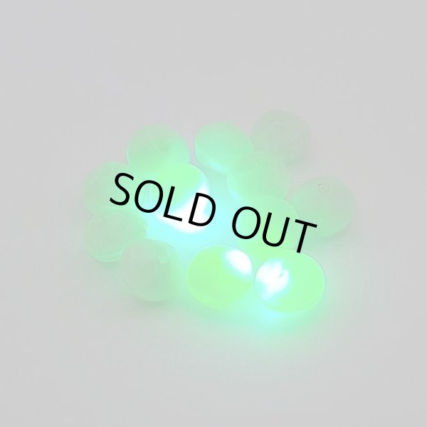 画像2: ウランビーズ1024　ボヘミアガラス　グリーン（12個入）【年代物】 (2)