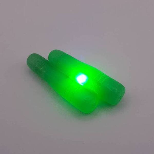 画像2: ウランビーズ1027　ボヘミアガラス　グリーン（2個入）【年代物】 (2)