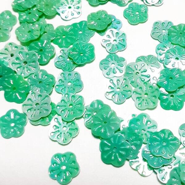 画像2: スパンコール2246　梅花6mm　グリーン1g (2)
