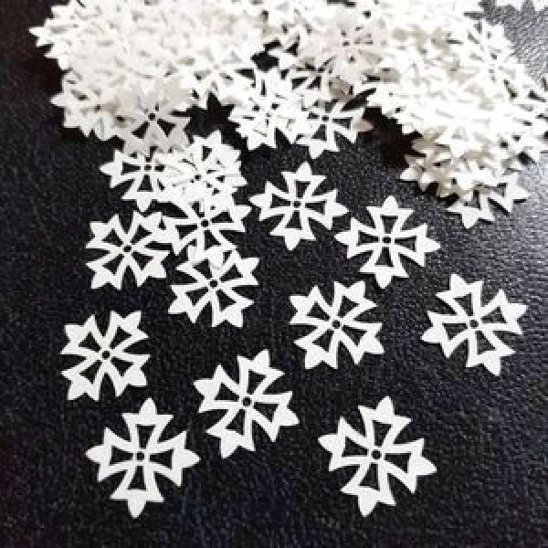 画像2: スパンコール1703　透かしクロス12mm　ホワイト1g (2)