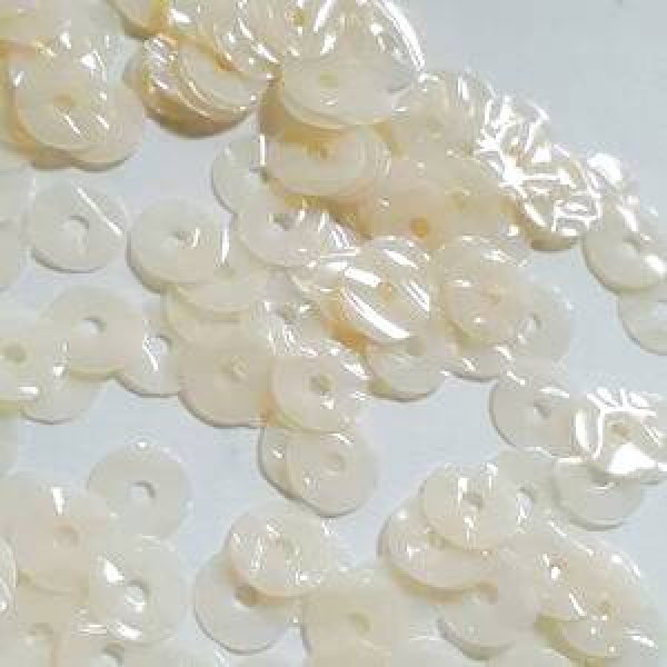 画像2: スパンコール限定216　平・型押し5mm　ベージュ1g【在庫限り】 (2)