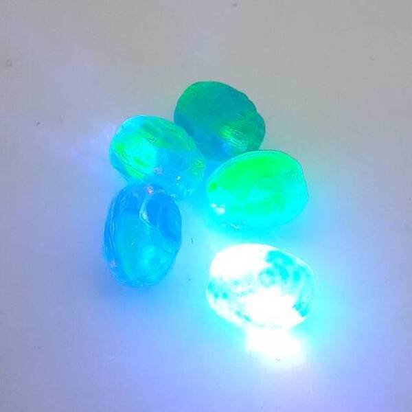 画像2: ウランビーズ1033 チェコ ブルー（5個入） (2)