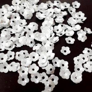 画像2: スパンコール1726　プリンセスフラワー5mm　ホワイト1g　5枚花弁 (2)