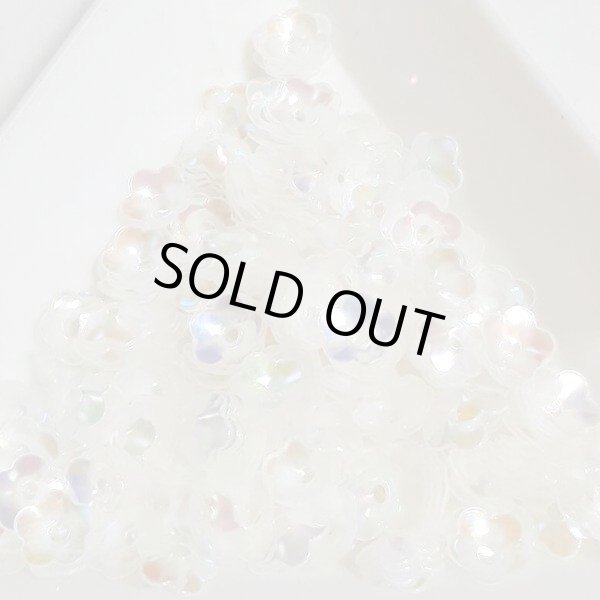 画像1: スパンコール1728　プリンセスフラワー5mm　アイボリーAB1g　5枚花弁 (1)