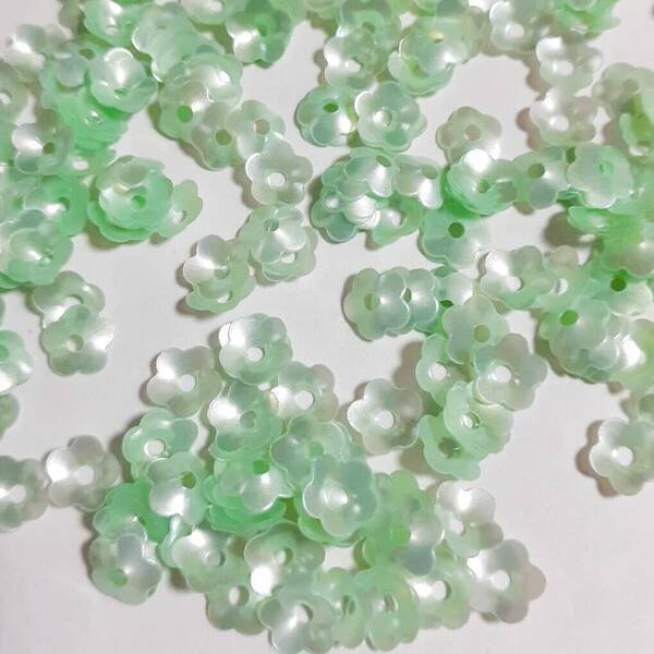 画像2: スパンコール1735　プリンセスフラワー5mm　グリーン1g　5枚花弁 (2)