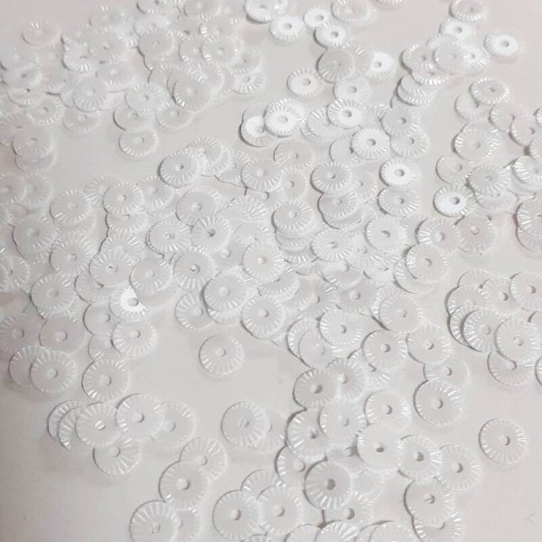 画像2: スパンコール1743 クロック4mm ホワイト 1g　 (2)