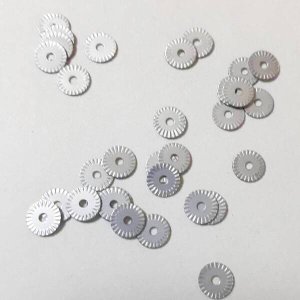 画像2: スパンコール1755 クロック4mm シルバー 1g　 (2)