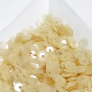 画像1: スパンコール1376　亀甲４mm　ベージュ2g (1)