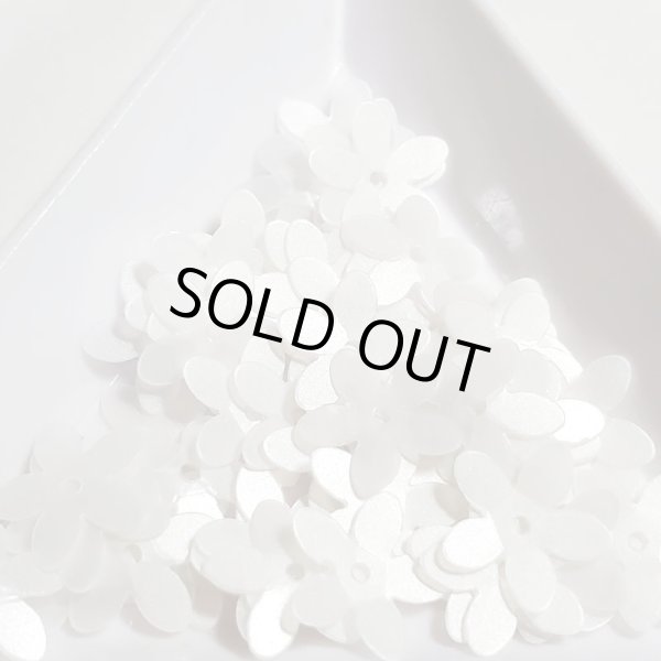 画像1: スパンコール限定116　ファイブスターフラワー 　ホワイト1ｇ (1)