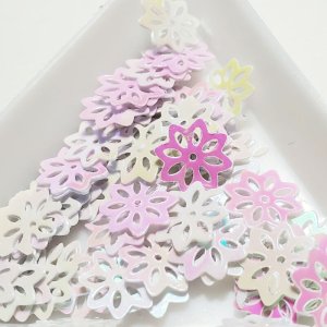 画像1: スパンコール限定130　八重桜10mm　ホワイト1g (1)