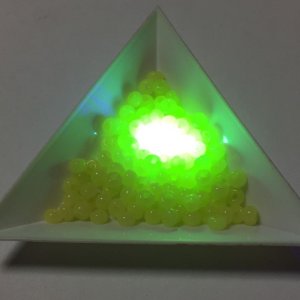 画像3: ウランビーズ286　ライトイエロー　約4.0mm　（6グラム入り） (3)