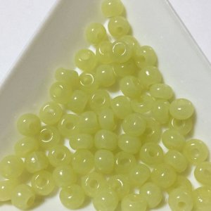 画像1: ウランビーズ287　イエロー　約4.5mm　（6グラム入り） (1)