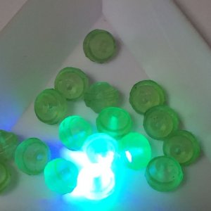 画像2: ウランビーズ308　グリーン　ラウンド（16個入り） (2)