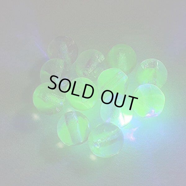 画像2: ウランビーズ315　ピンク×グリーン　ラウンド（12個入り）【在庫限り】 (2)