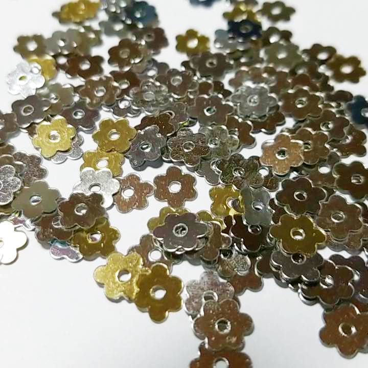 スパンコール690 シルバーmix フラワー六つ花中1g 在庫限り Latief スパンコール690 シルバーmix フラワー六つ花中1g 在庫限り Latief